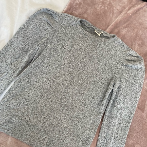 Grey Long-Sleeve - Picture 1 of 2